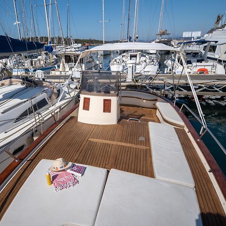 Hebergements Bateaux A Quai Porquerolles Cameră foto